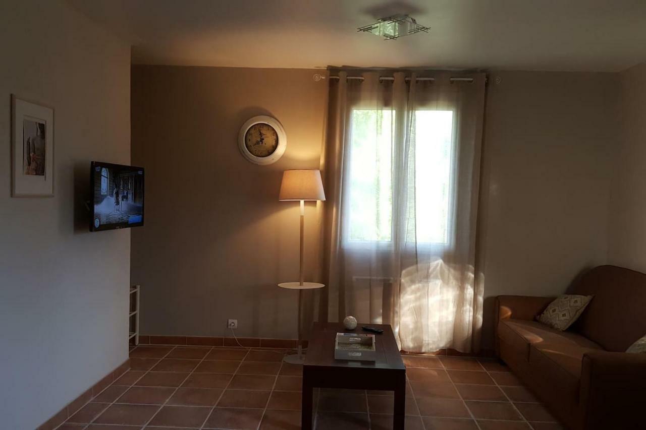 Logement Avec Piscine, Classe 3 Etoiles, De 42 M2 Tout Confort Au Calme Pour Un Couple Cahuzac-sur-Vère エクステリア 写真
